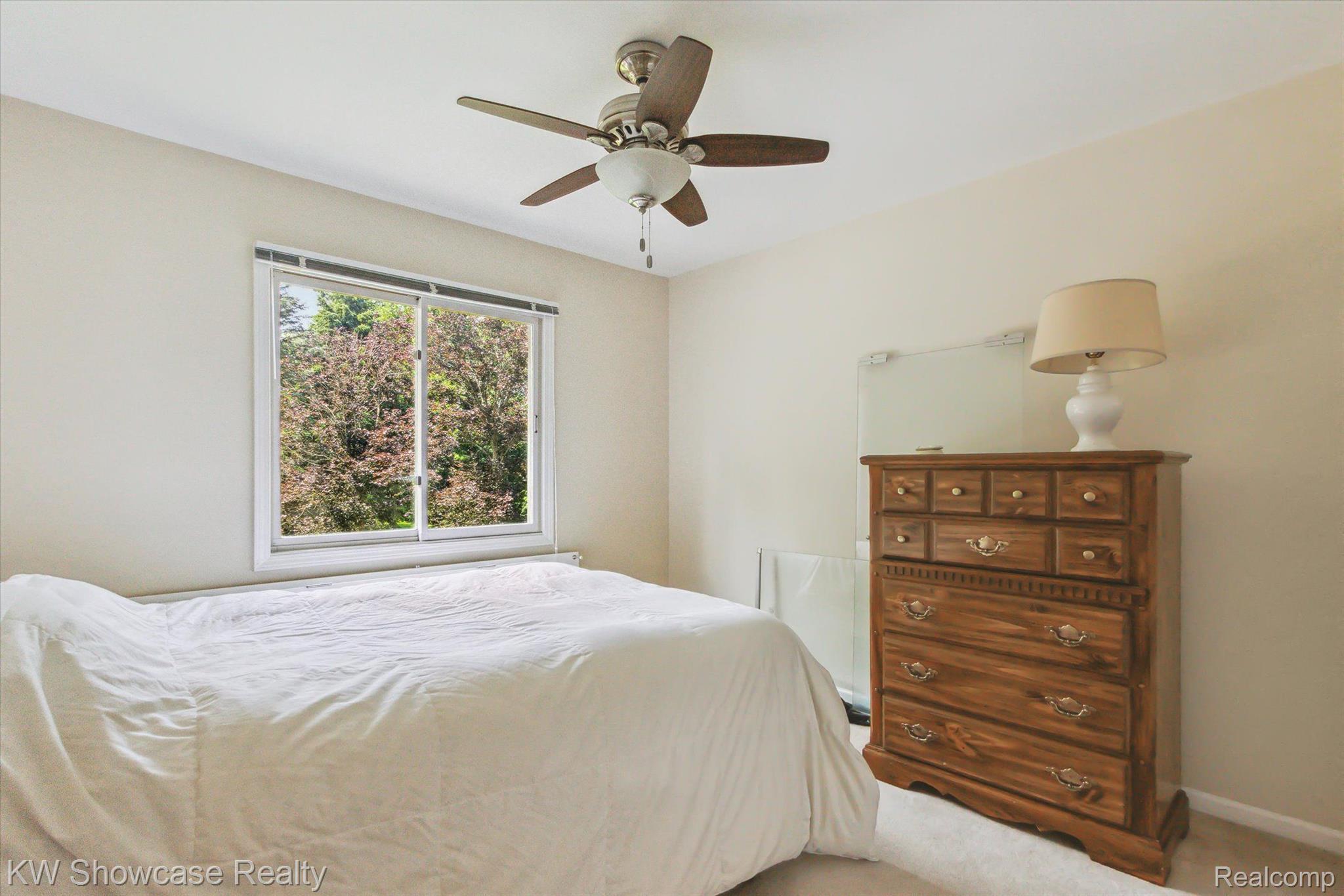 47647 Rochester Drive Novi, MI 48374 - Photo 25 of 36 The 2nd Bedroom.