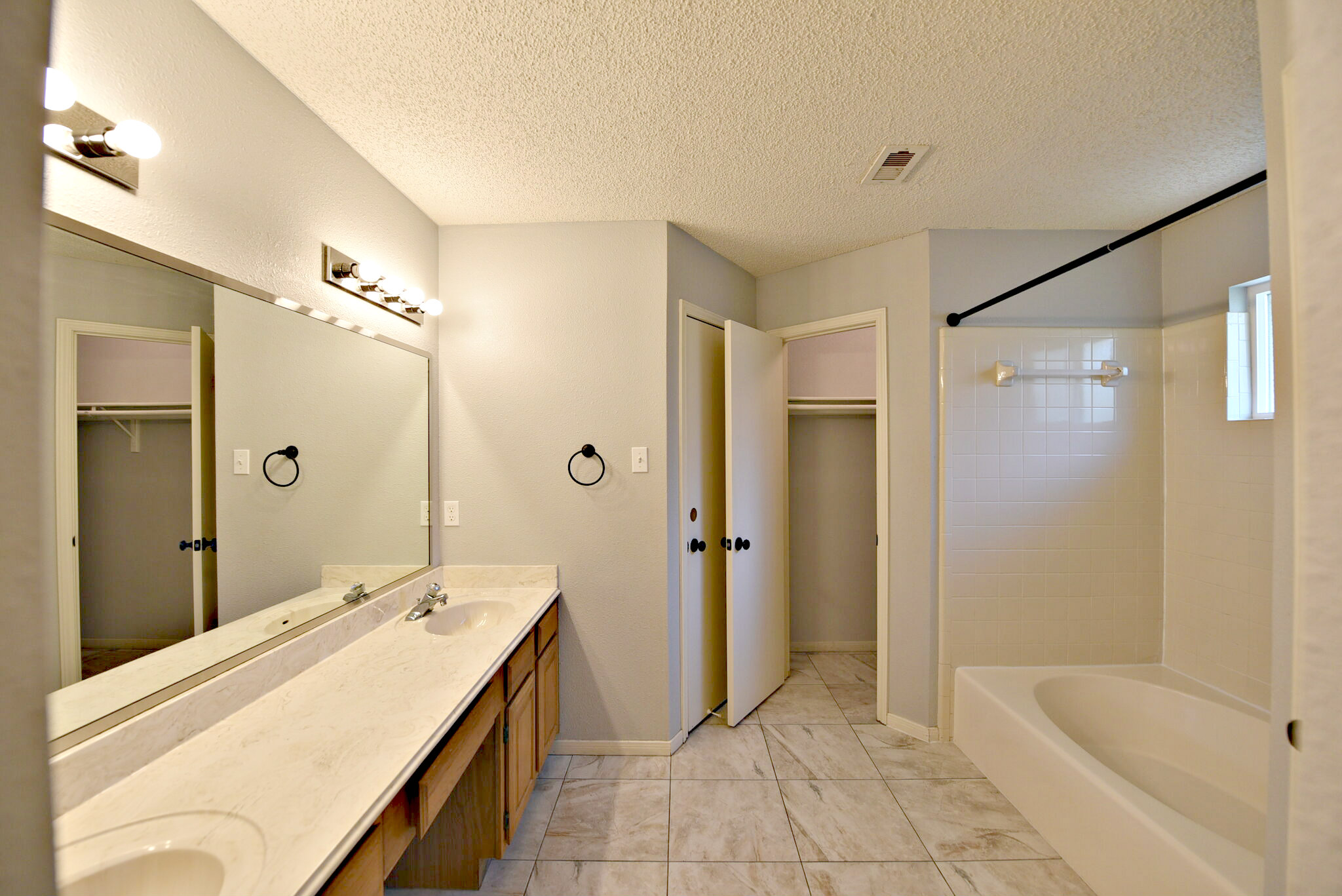 2402 Spring Wagon Lane Austin, TX 78728 - Photo 13 of 19