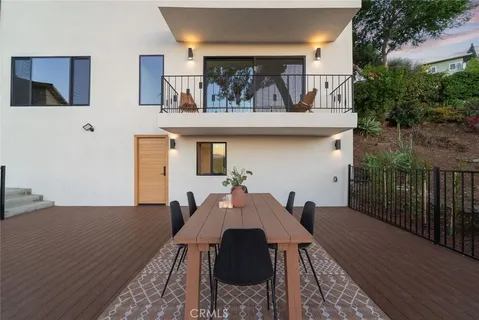 a view of a patio of the house