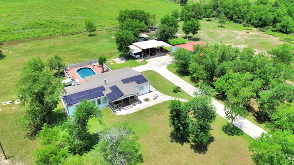 $465,000 | 9832 Providence Road, Needville, TX 77461