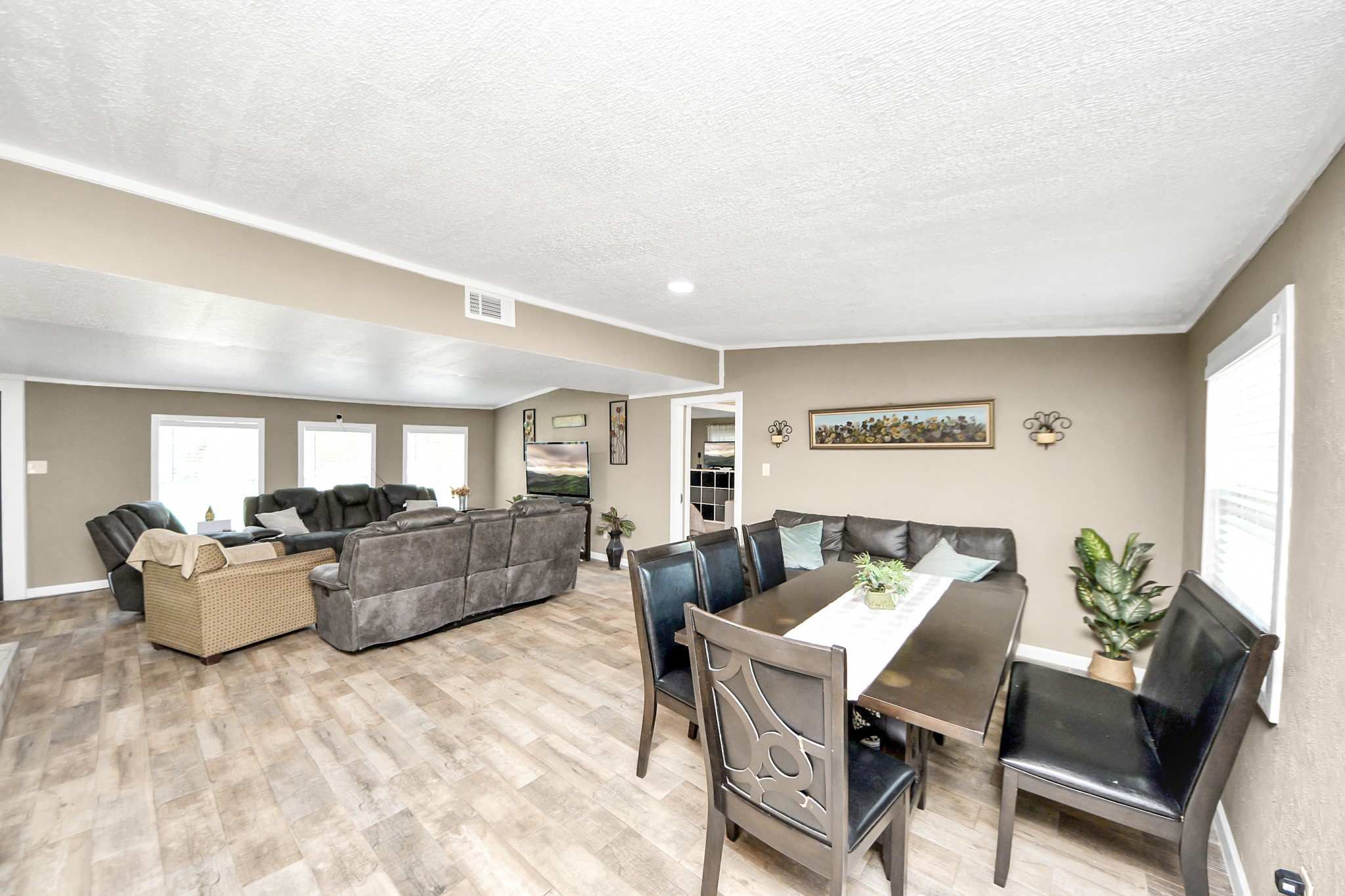 9832 Providence Road Needville, TX 77461 - Photo 11 of 41 Dining area/ Living area