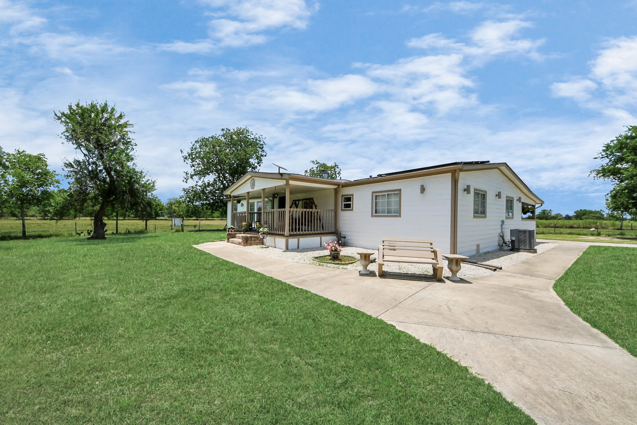 9832 Providence Road Needville, TX 77461 - Photo 5 of 41