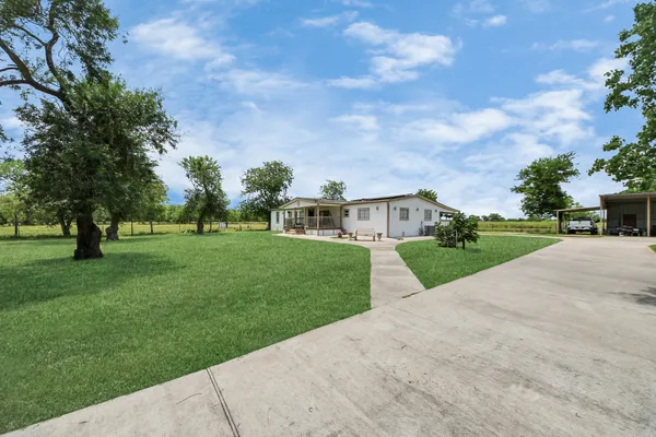 $465,000 | 9832 Providence Road, Needville, TX 77461