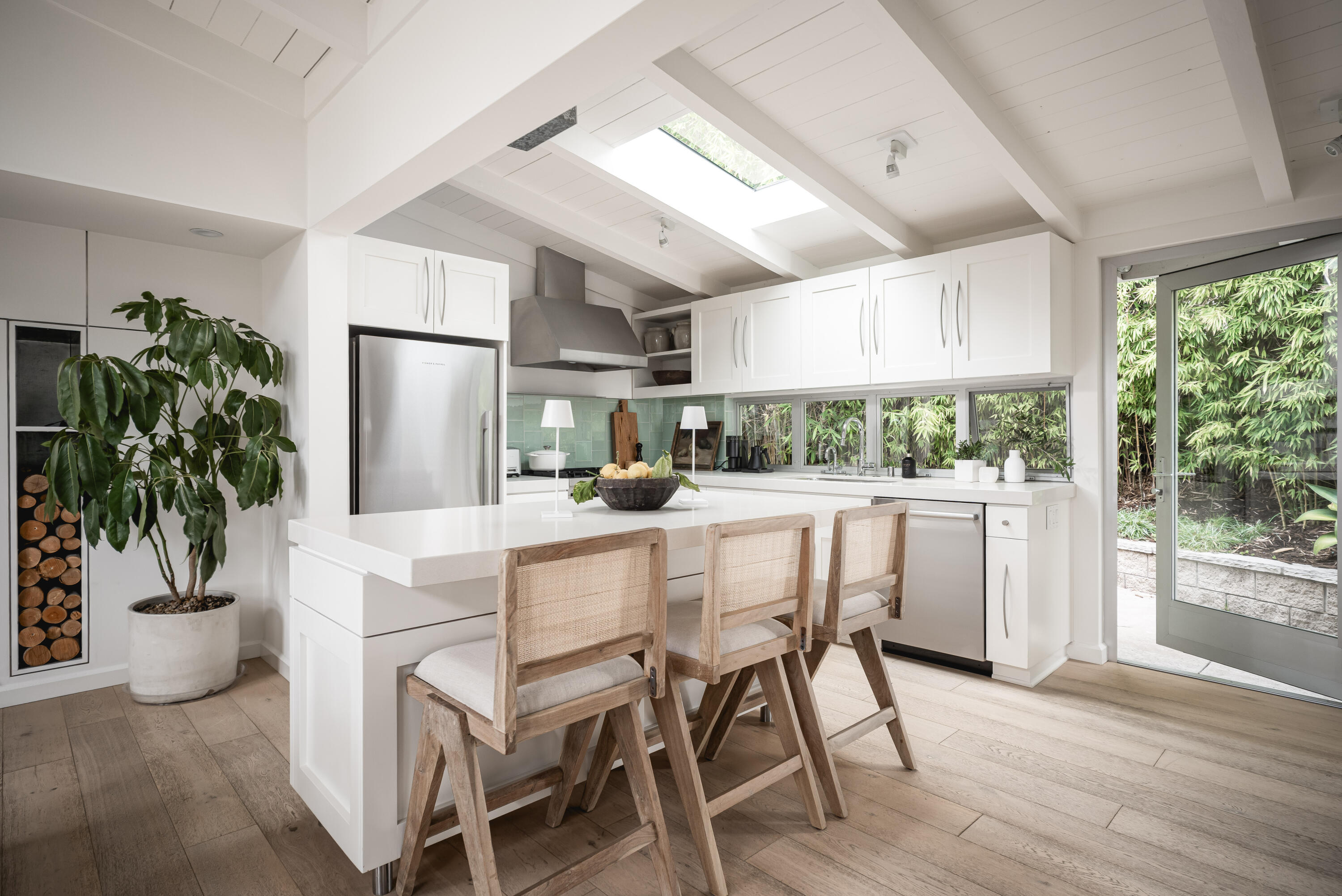 1076 Cheltenham Road Santa Barbara, CA 93105 - Photo 6 of 35 Kitchen