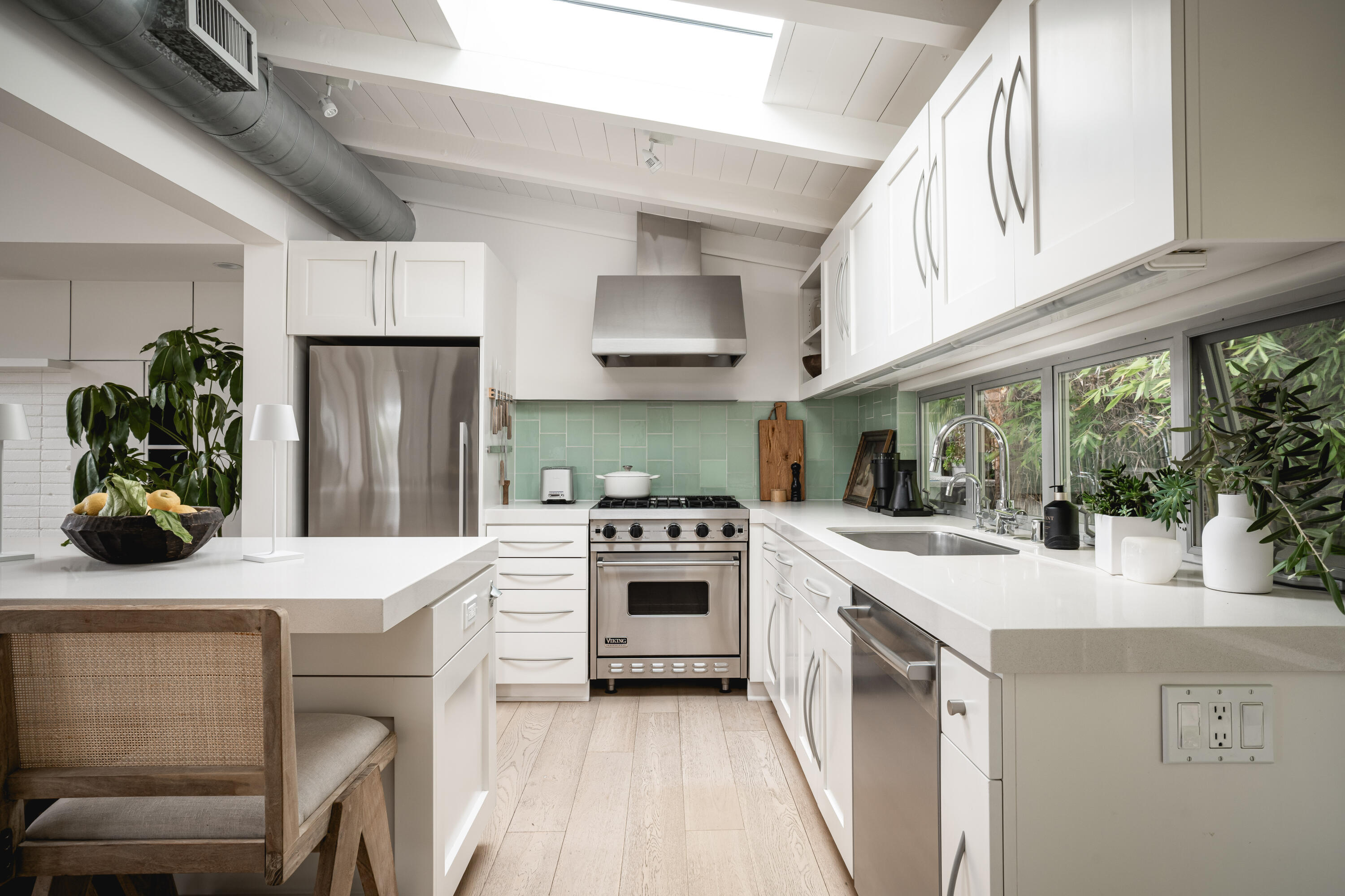 1076 Cheltenham Road Santa Barbara, CA 93105 - Photo 7 of 35 Kitchen