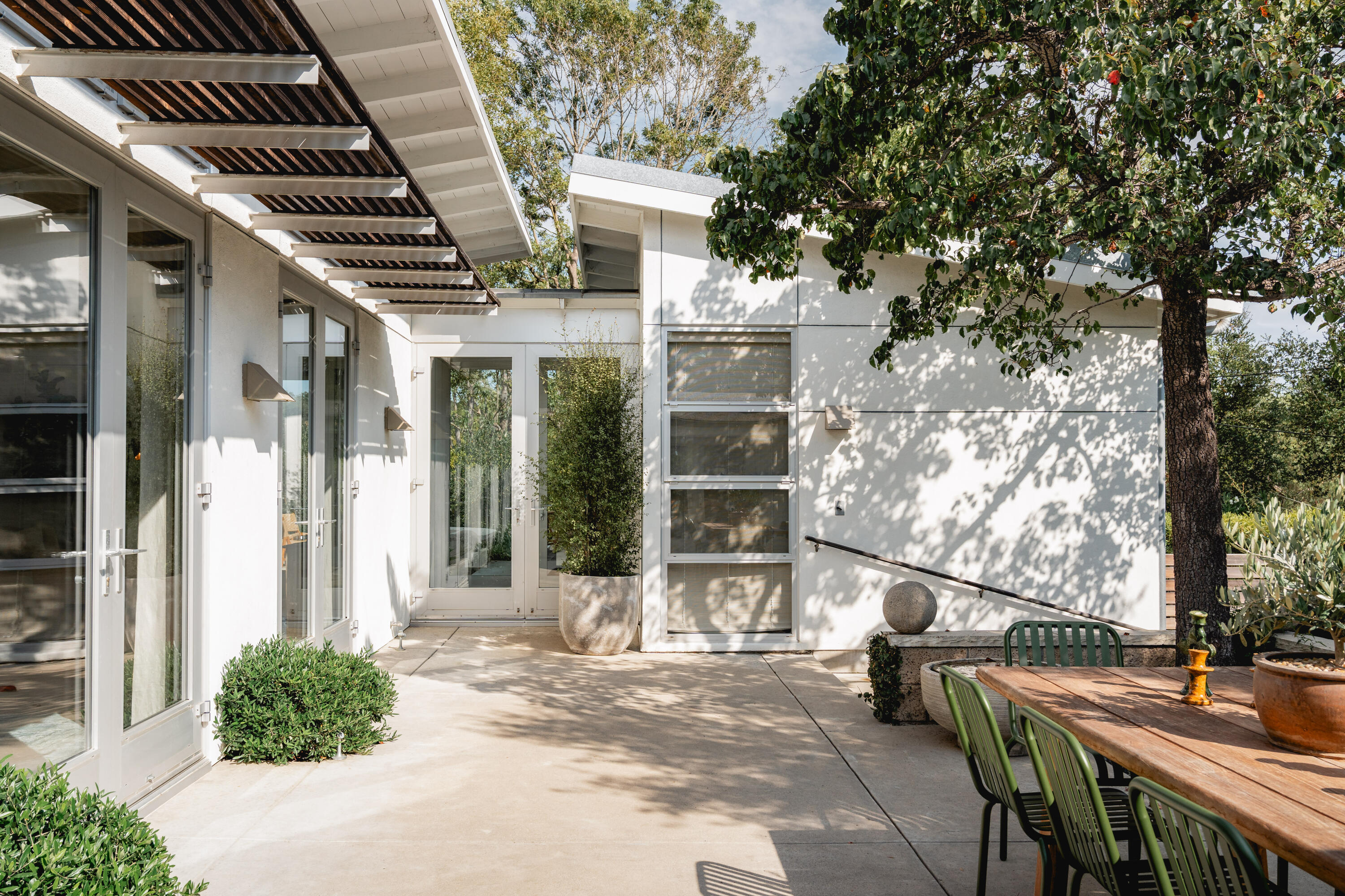 1076 Cheltenham Road Santa Barbara, CA 93105 - Photo 10 of 35 Exterior Patio
