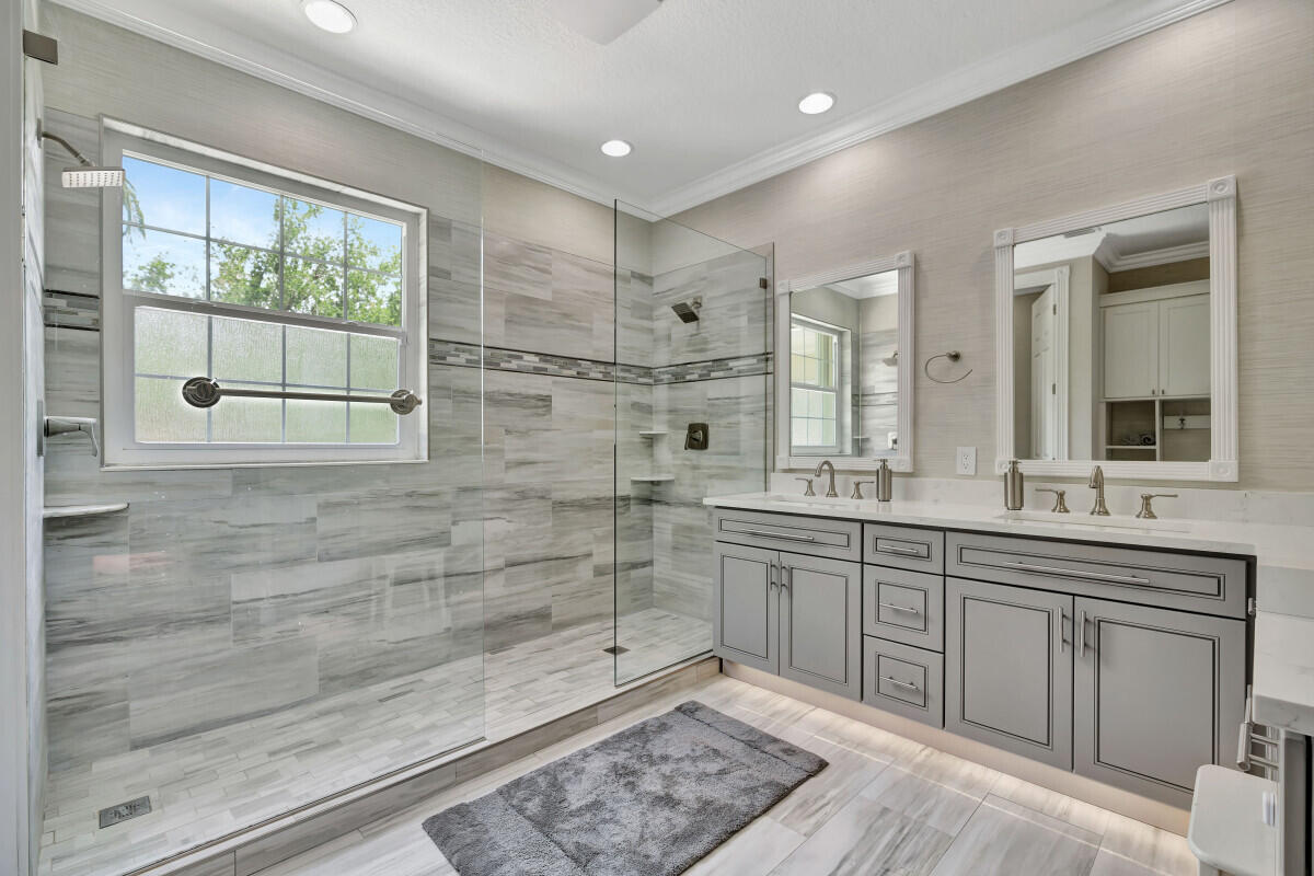 4041 Community Drive Jupiter, FL 33458 - Photo 21 of 36 21