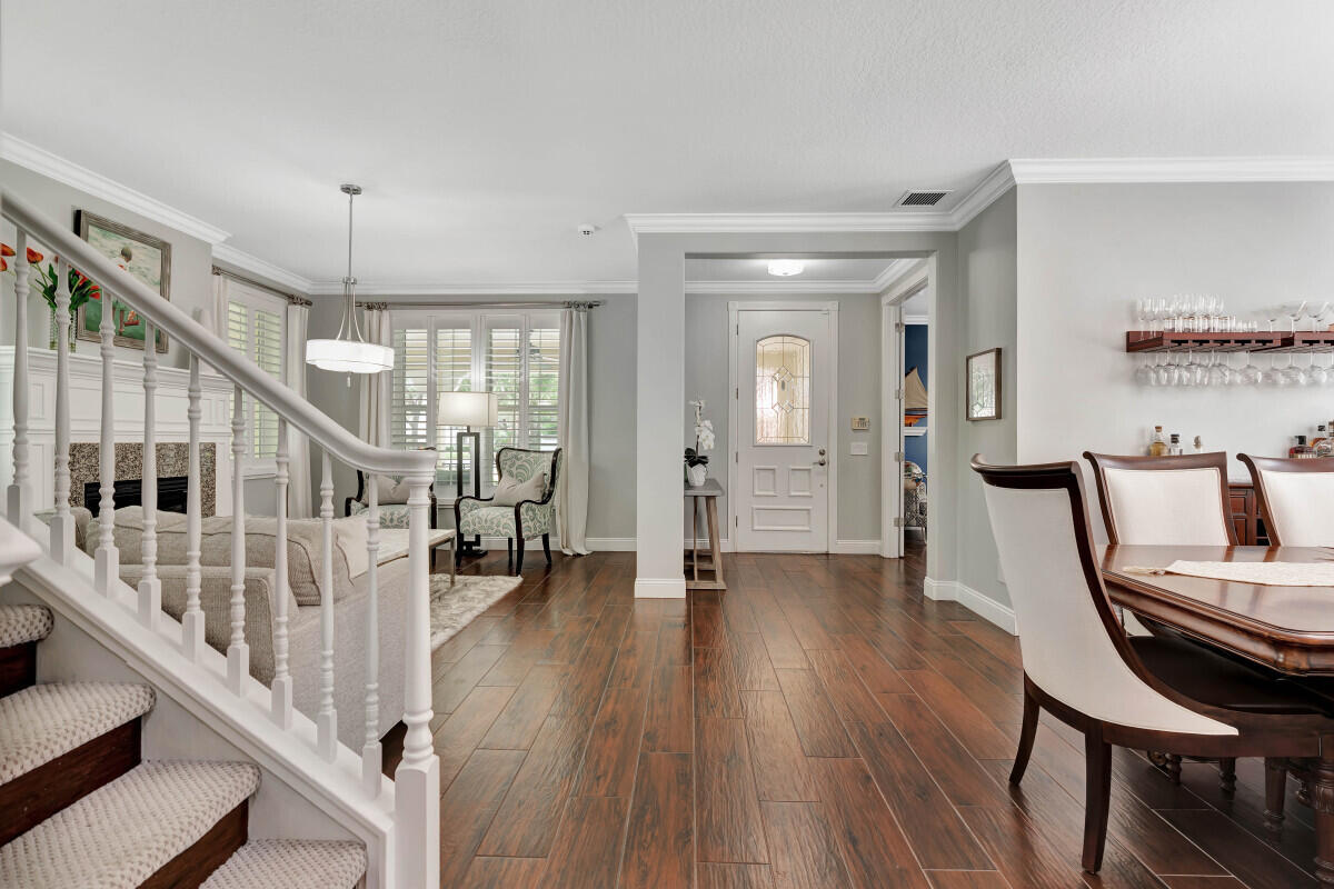 4041 Community Drive Jupiter, FL 33458 - Photo 7 of 36 7