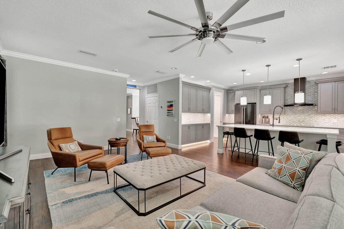 4041 Community Drive Jupiter, FL 33458 - Photo 10 of 36 10