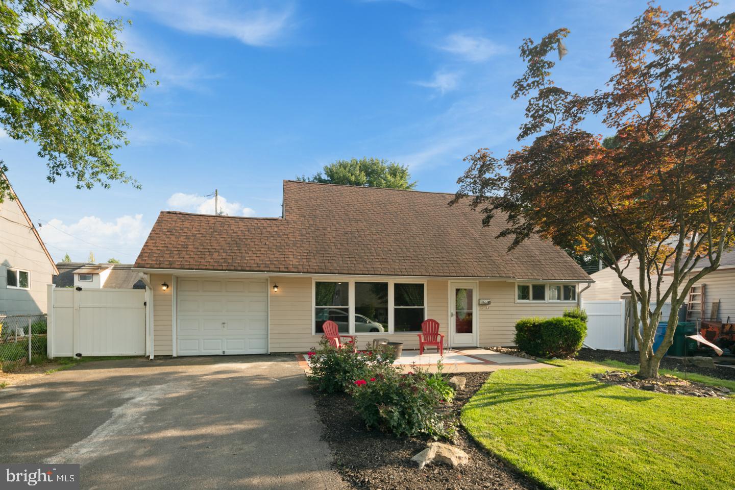 47 Micahill Road Levittown, PA 19056 - Photo 3 of 24 Double driveway and 1 car garage