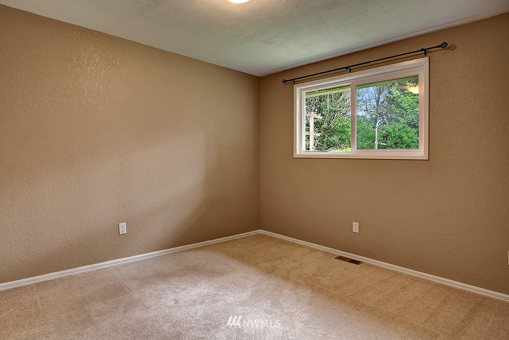 17523 24th Avenue Southeast Bothell, WA 98012 - Photo 8 of 10