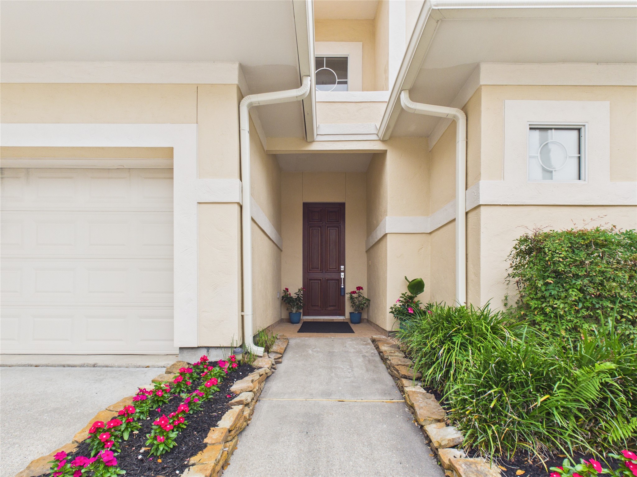 403 Harborside Way Kemah, TX 77565 - Photo 37 of 39 Don't miss this opportunity to live in the upscale 'Waterford Harbor' gated neighborhood. surrounded by multi million dollar homes and located by the water.
