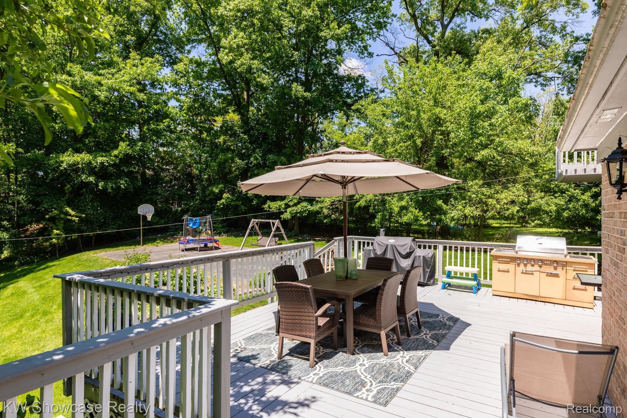 2332 Hiller Road West Bloomfield, MI 48324 - Photo 39 of 43 2332 Hiller Rd-43.jpg
