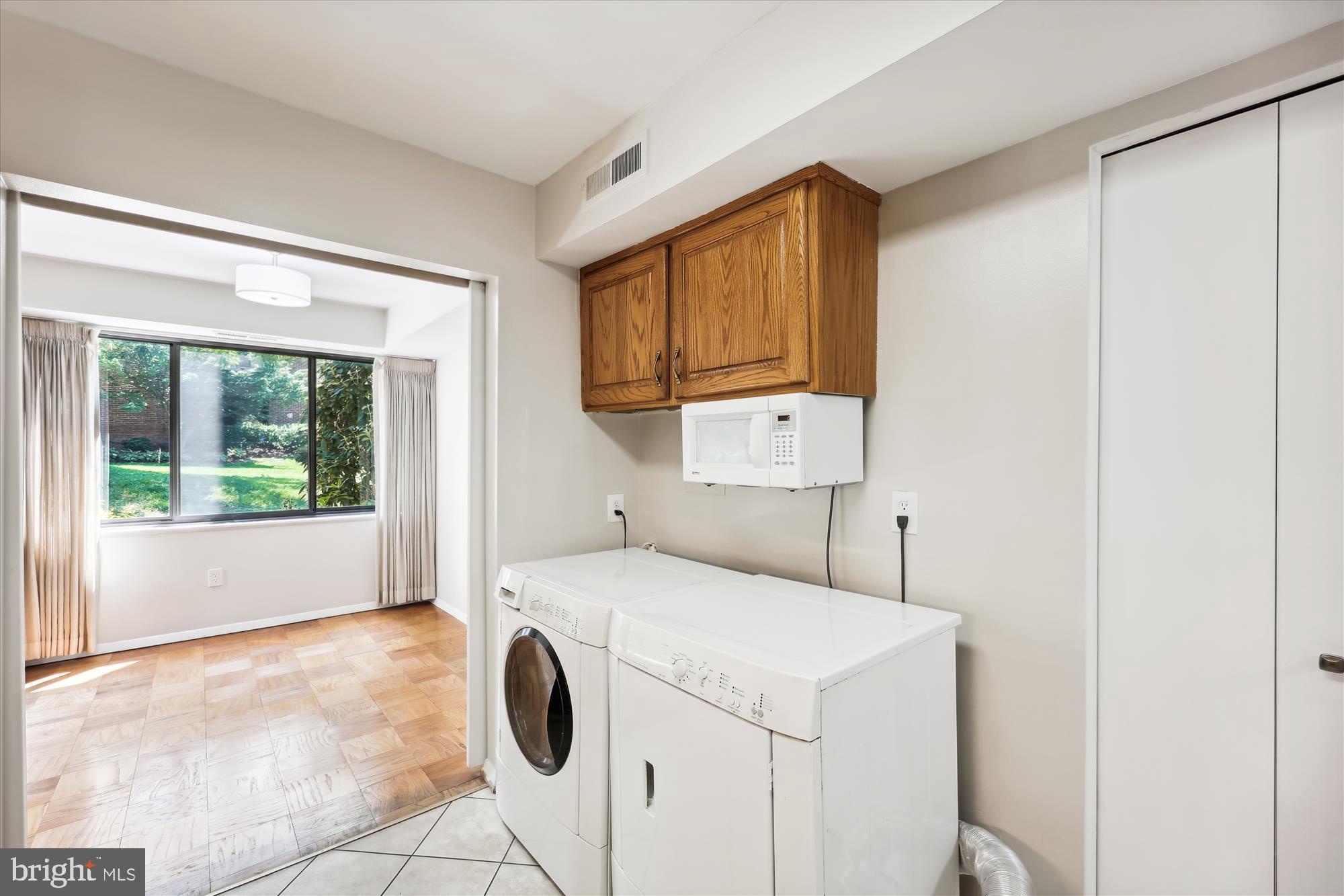 2113 Walsh View Terrace, Unit 9101 Silver Spring, MD 20902 - Photo 14 of 41 Laundry