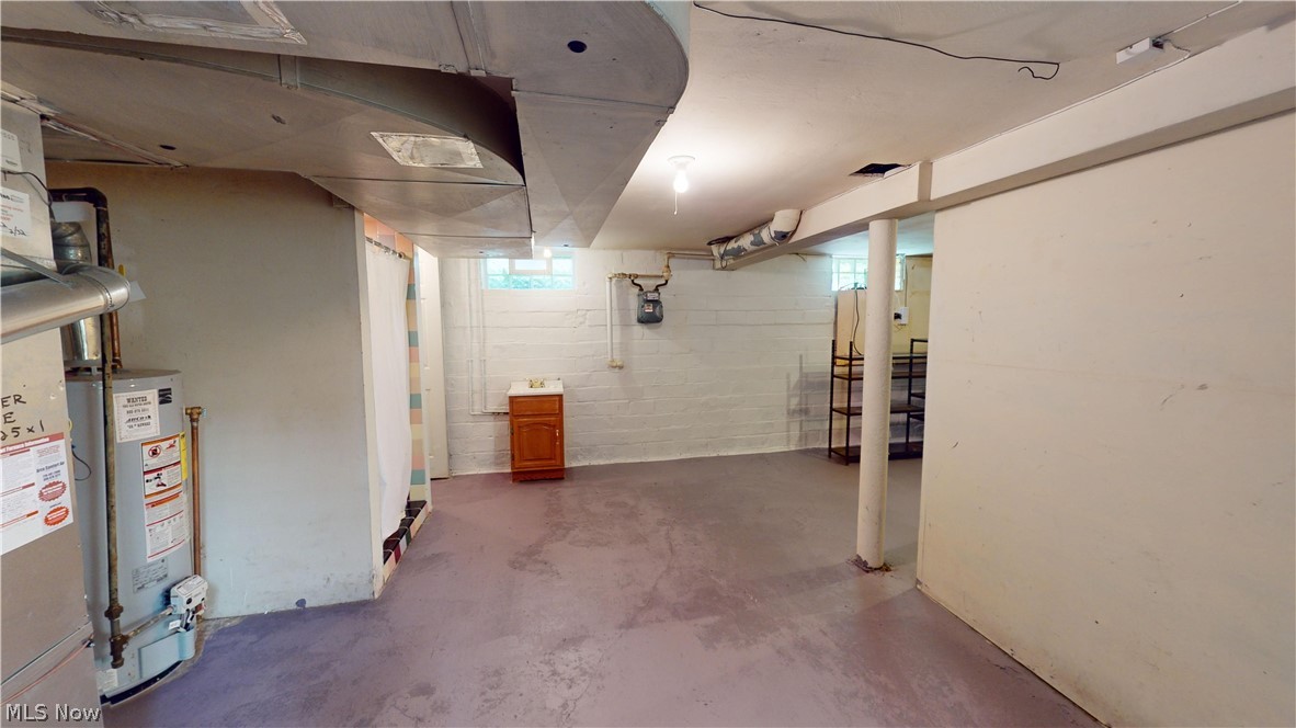 3988 Navahoe Road Cleveland Heights, OH 44121 - Photo 22 of 31 Basement with gas water heater