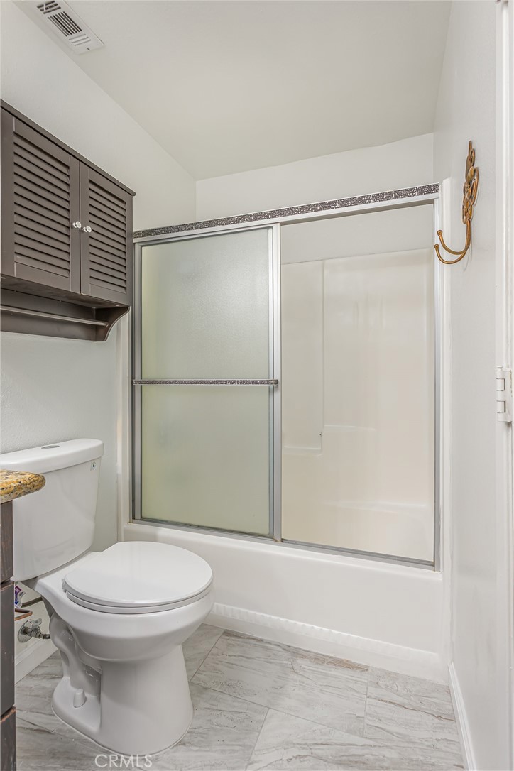 19891 Talihina Road Apple Valley, CA 92307 - Photo 19 of 41 Primary suite with ensuite bath
