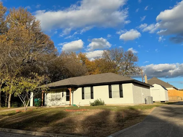 $1,745 | 701 South Valentine Drive, Sherman, TX 75090
