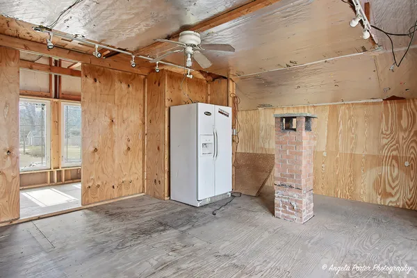 a view of a storage & utility room