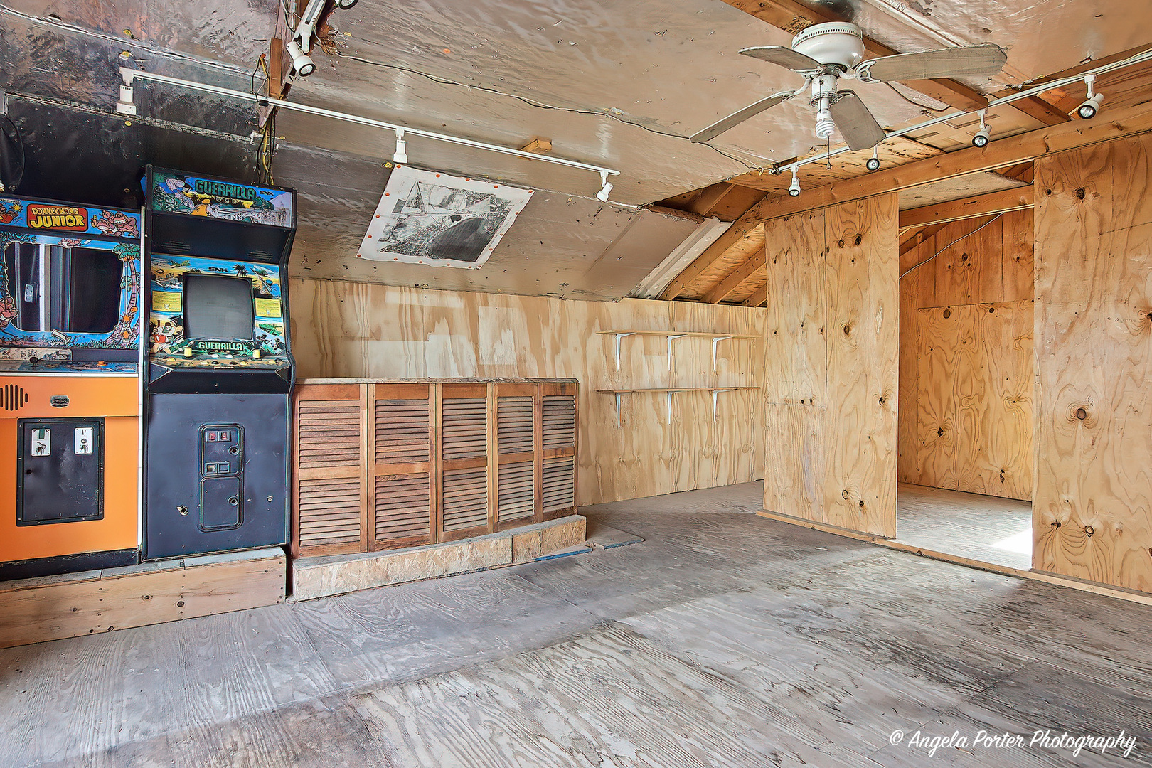 4320 West Lakewood Road McHenry, IL 60050 - Photo 35 of 50 a view of a garage