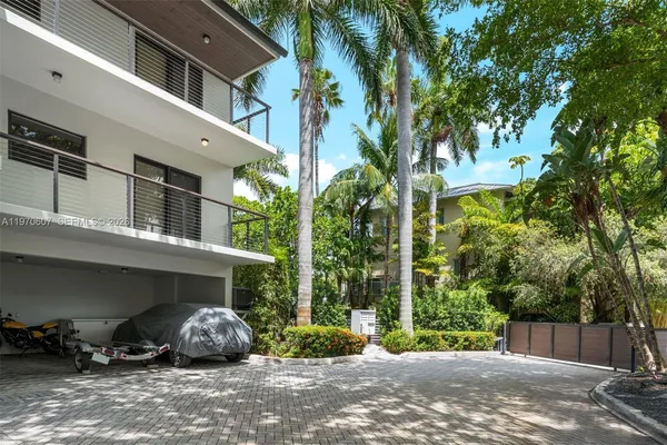 a car parked in front of a building