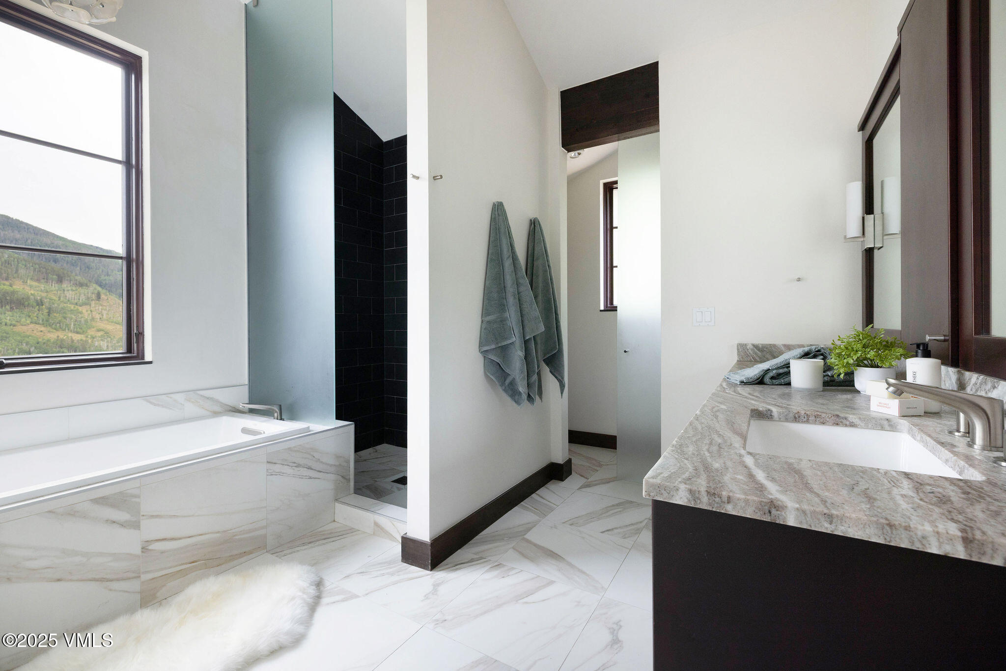 1388 Buffehr Creek Road Vail, CO 81657 - Photo 24 of 42 2508_1388_buffehr_creek_interior_bath03