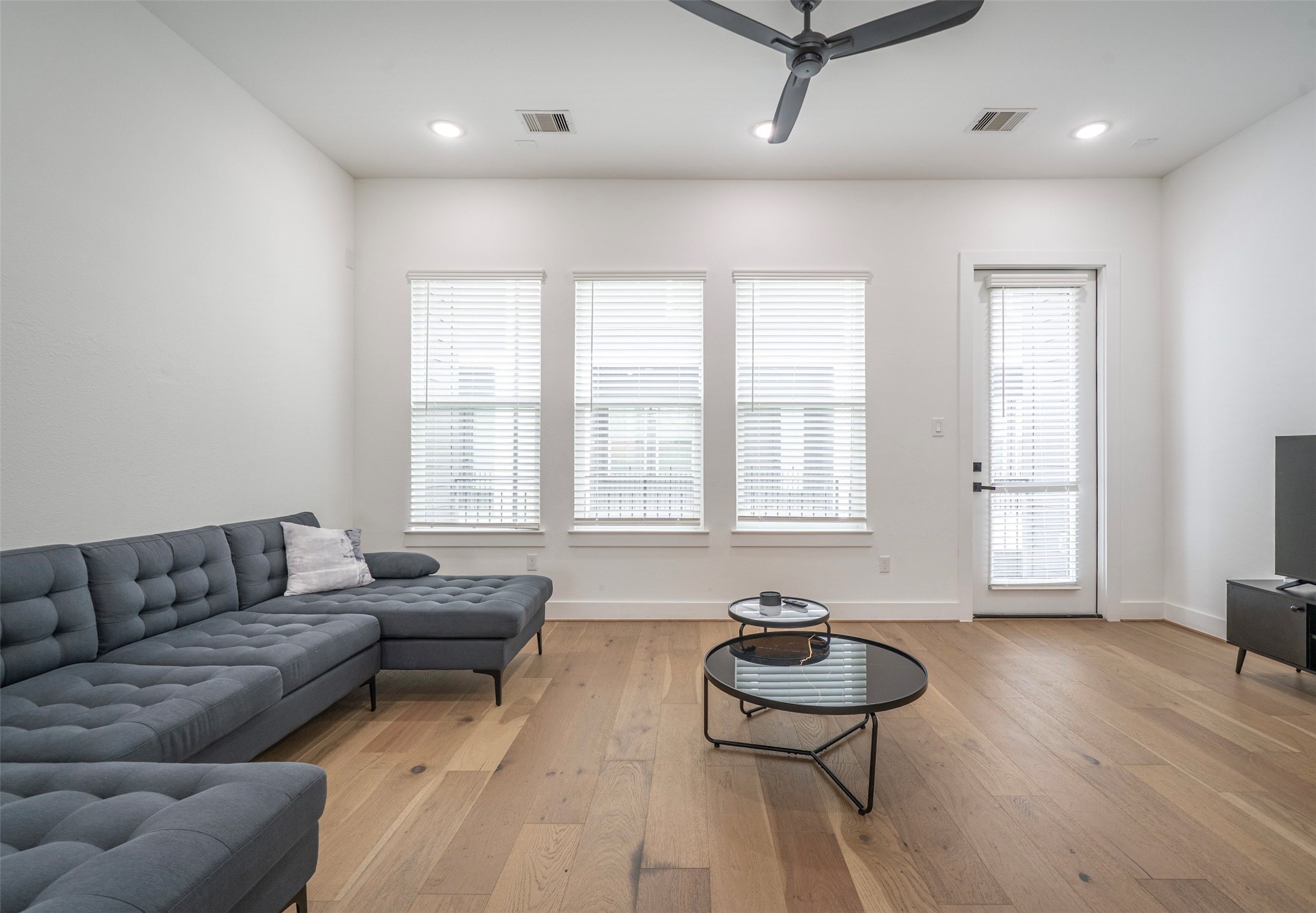 316 Thornton Road, Unit F Houston, TX 77018 - Photo 3 of 11