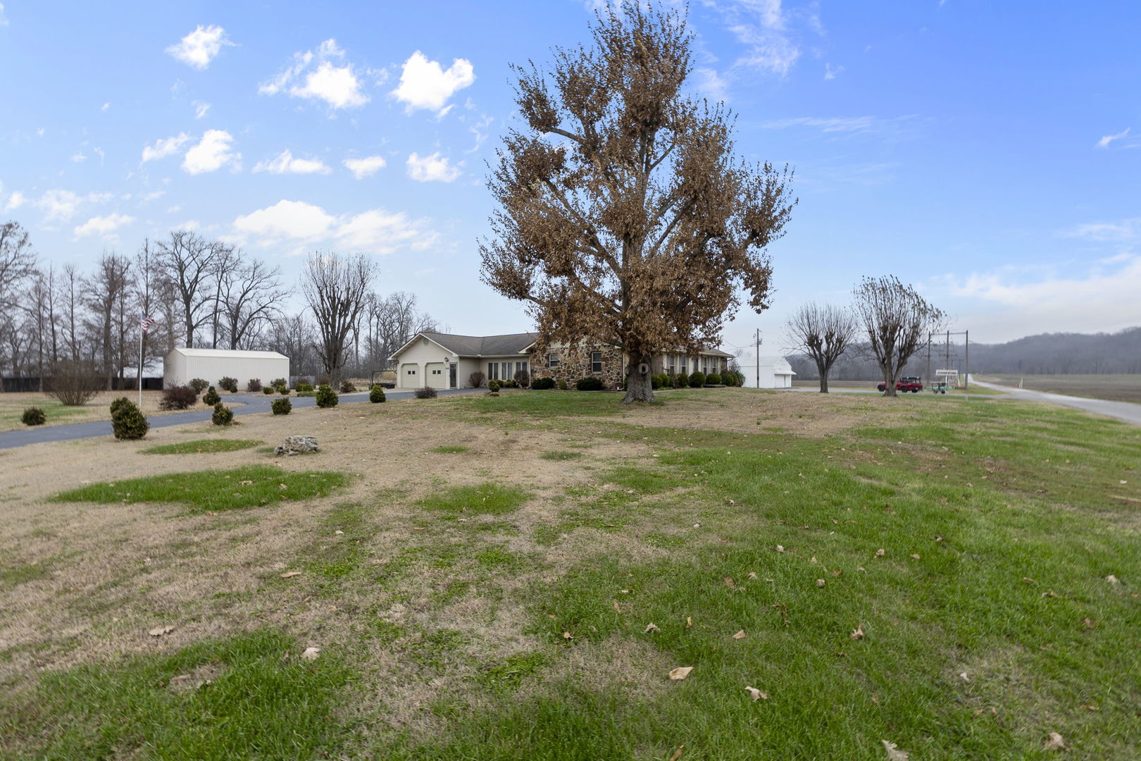24250 Hanging Rock Road McClure, IL 62957 - Photo 5 of 29