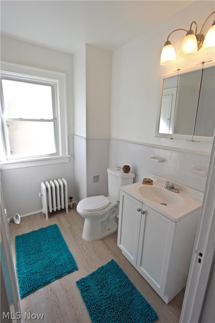 2111 Rossmoor Road Cleveland Heights, OH 44118 - Photo 20 of 29 Gorgeous renovated full bath on second floor