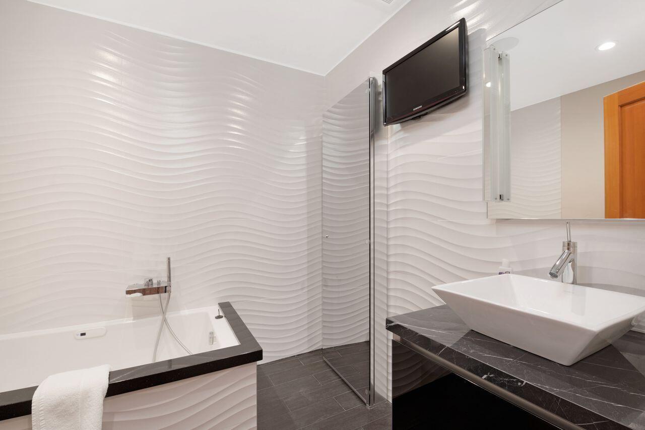 2578 Banner Avenue Summerland, CA 93067 - Photo 14 of 16 Bathroom 2