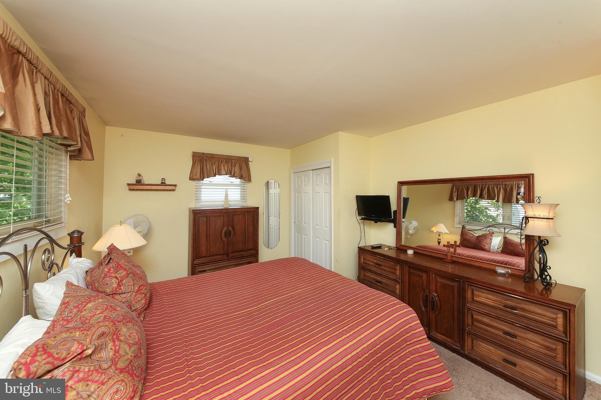 913 Roberts Road Warminster, PA 18974 - Photo 12 of 38 Primary Bedroom