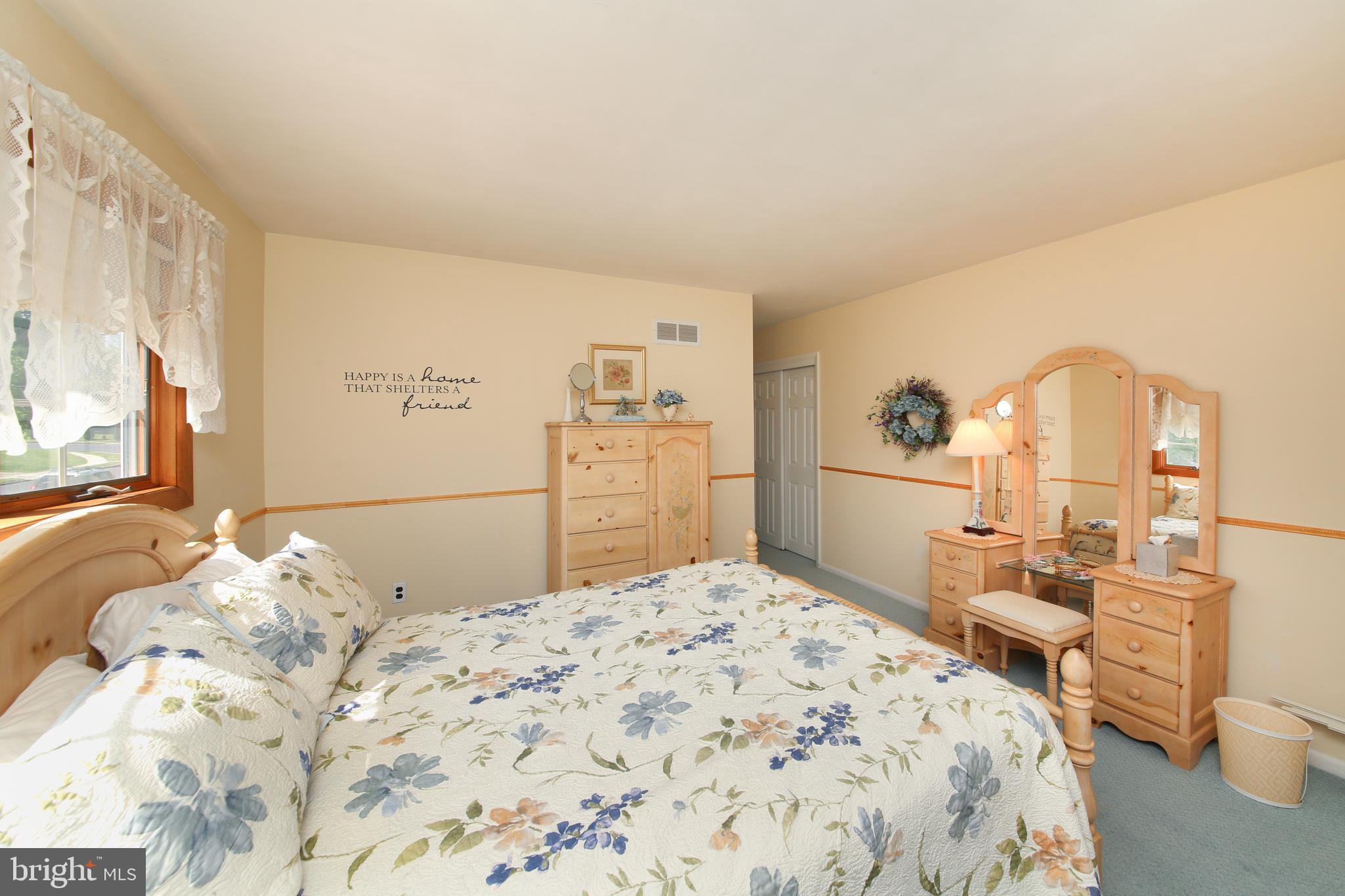 913 Roberts Road Warminster, PA 18974 - Photo 14 of 38 Bedroom 2