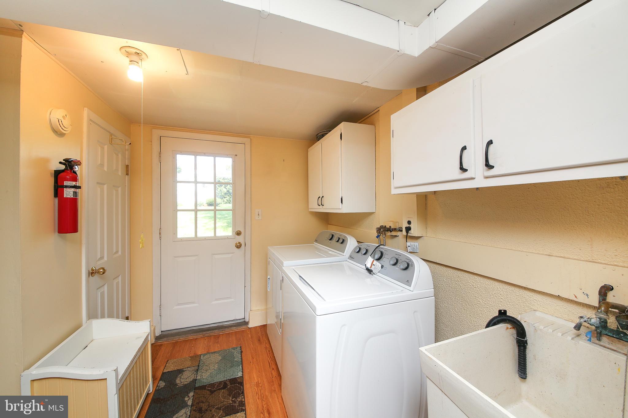913 Roberts Road Warminster, PA 18974 - Photo 19 of 38 Laundry