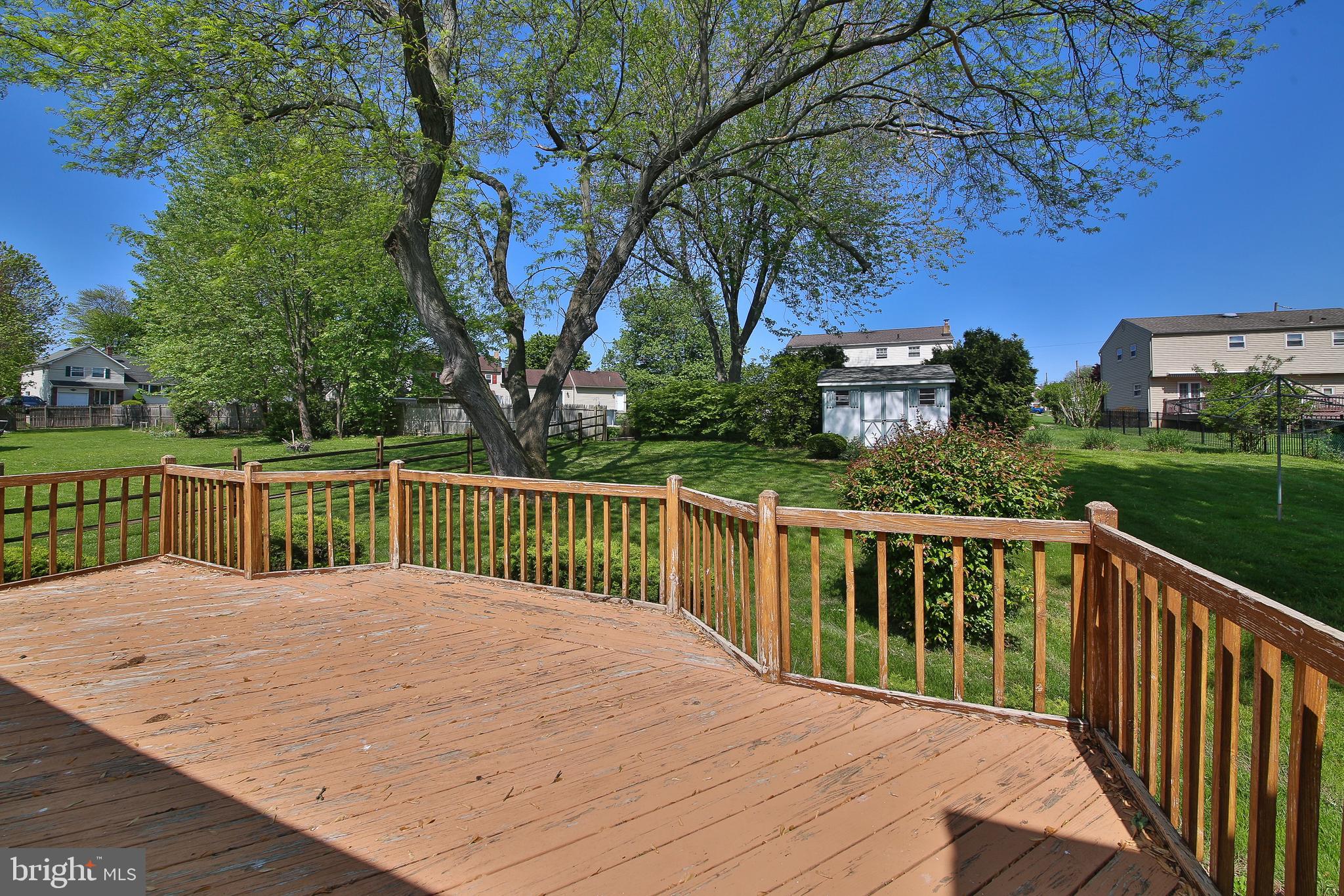 913 Roberts Road Warminster, PA 18974 - Photo 22 of 38 Rear Deck