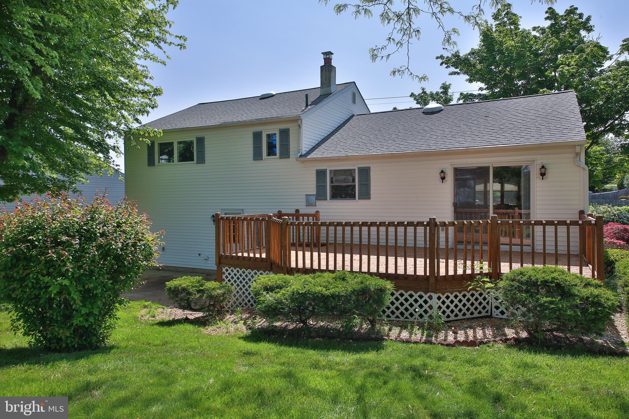 913 Roberts Road Warminster, PA 18974 - Photo 27 of 38 Rear Exterior