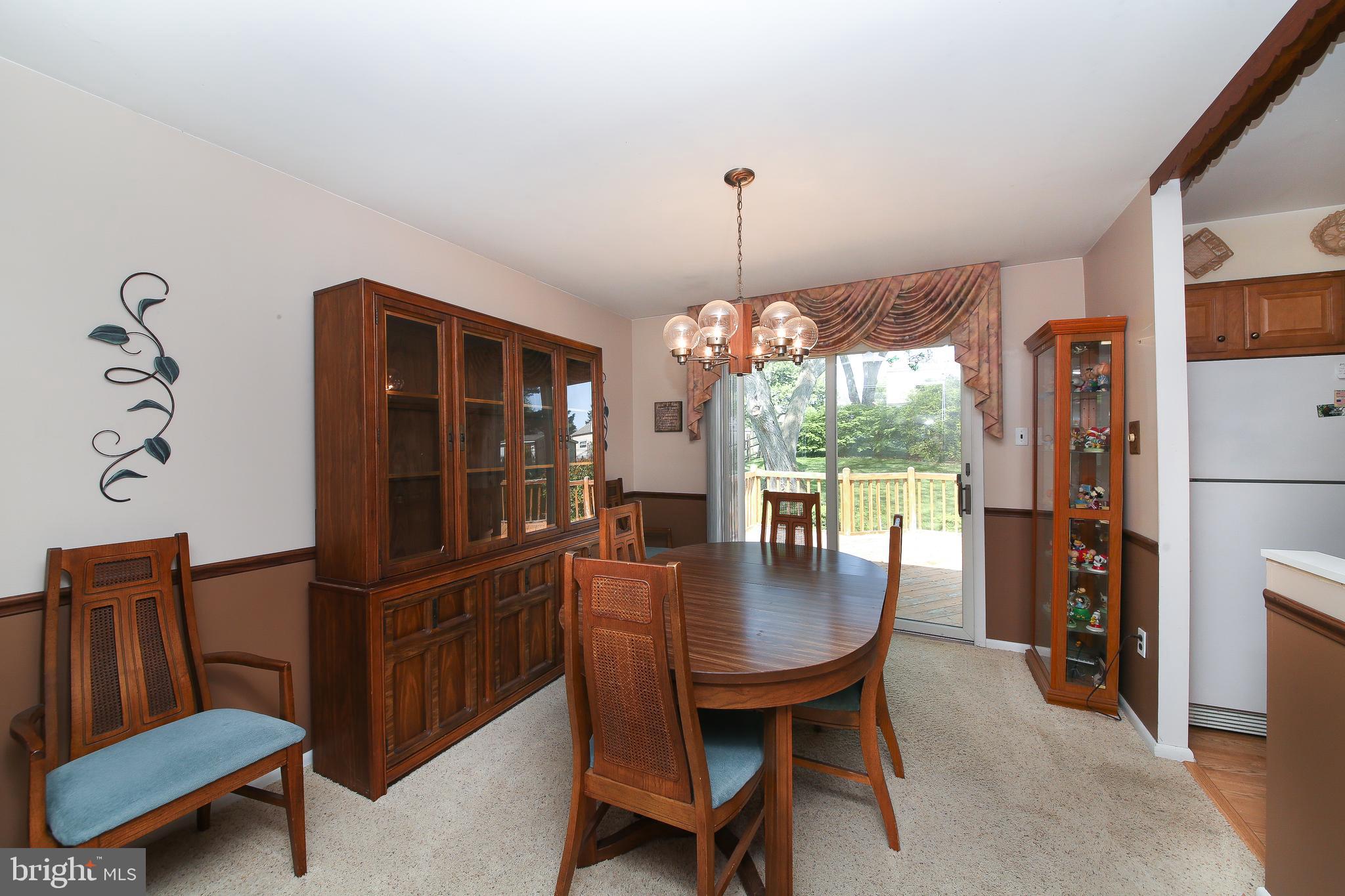 913 Roberts Road Warminster, PA 18974 - Photo 6 of 38 Dining Room