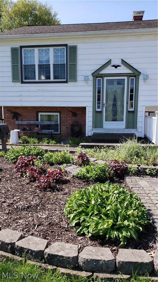 3729 New Road Youngstown, OH 44515 - Photo 3 of 28