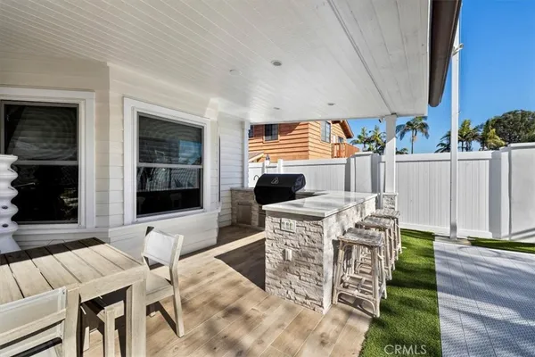 $18,000 | 1740 1st Street, Manhattan Beach, CA 90266