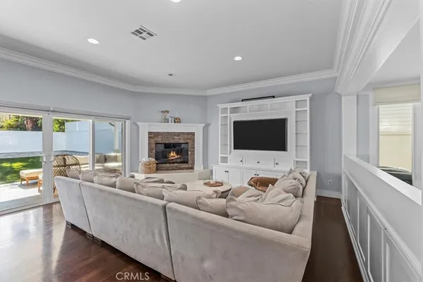 $18,000 | 1740 1st Street, Manhattan Beach, CA 90266