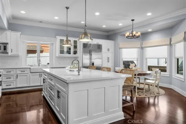 $18,000 | 1740 1st Street, Manhattan Beach, CA 90266