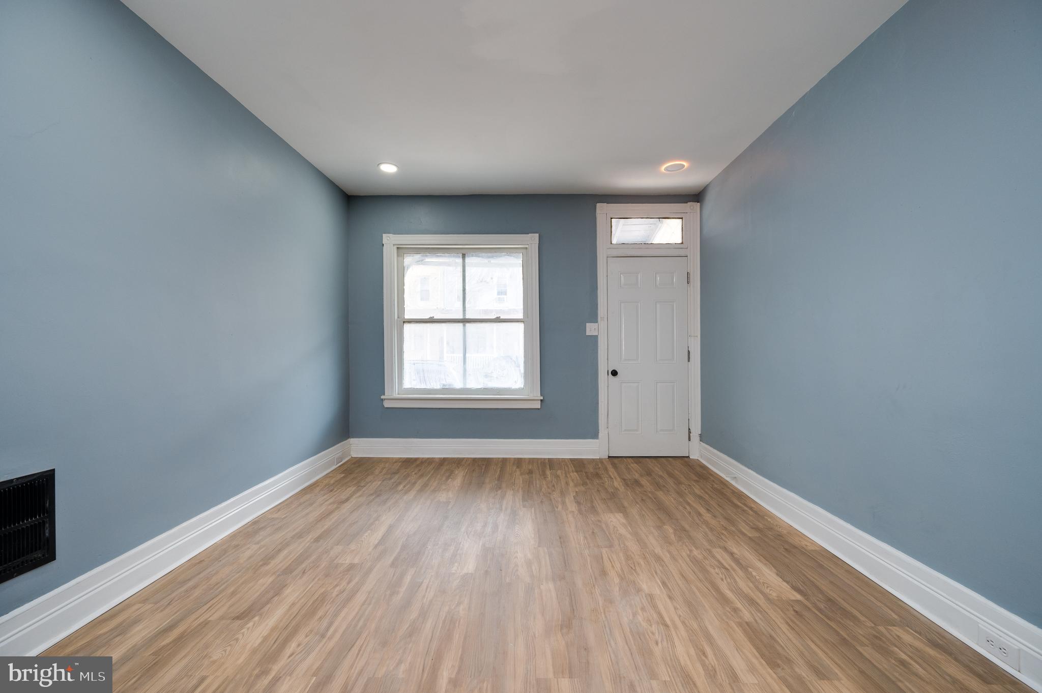 650 Gordon Street Reading, PA 19601 - Photo 3 of 21 living room