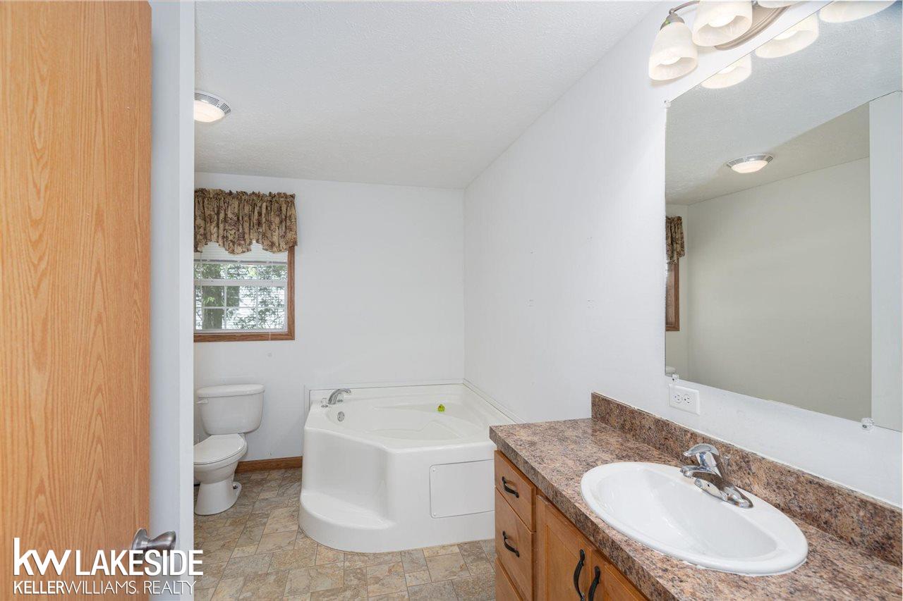 4735 Lakeshore Road Lexington, MI 48450 - Photo 23 of 75