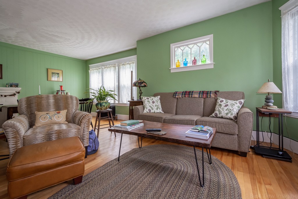 93 Brantwood Road Worcester, MA 01602 - Photo 3 of 35