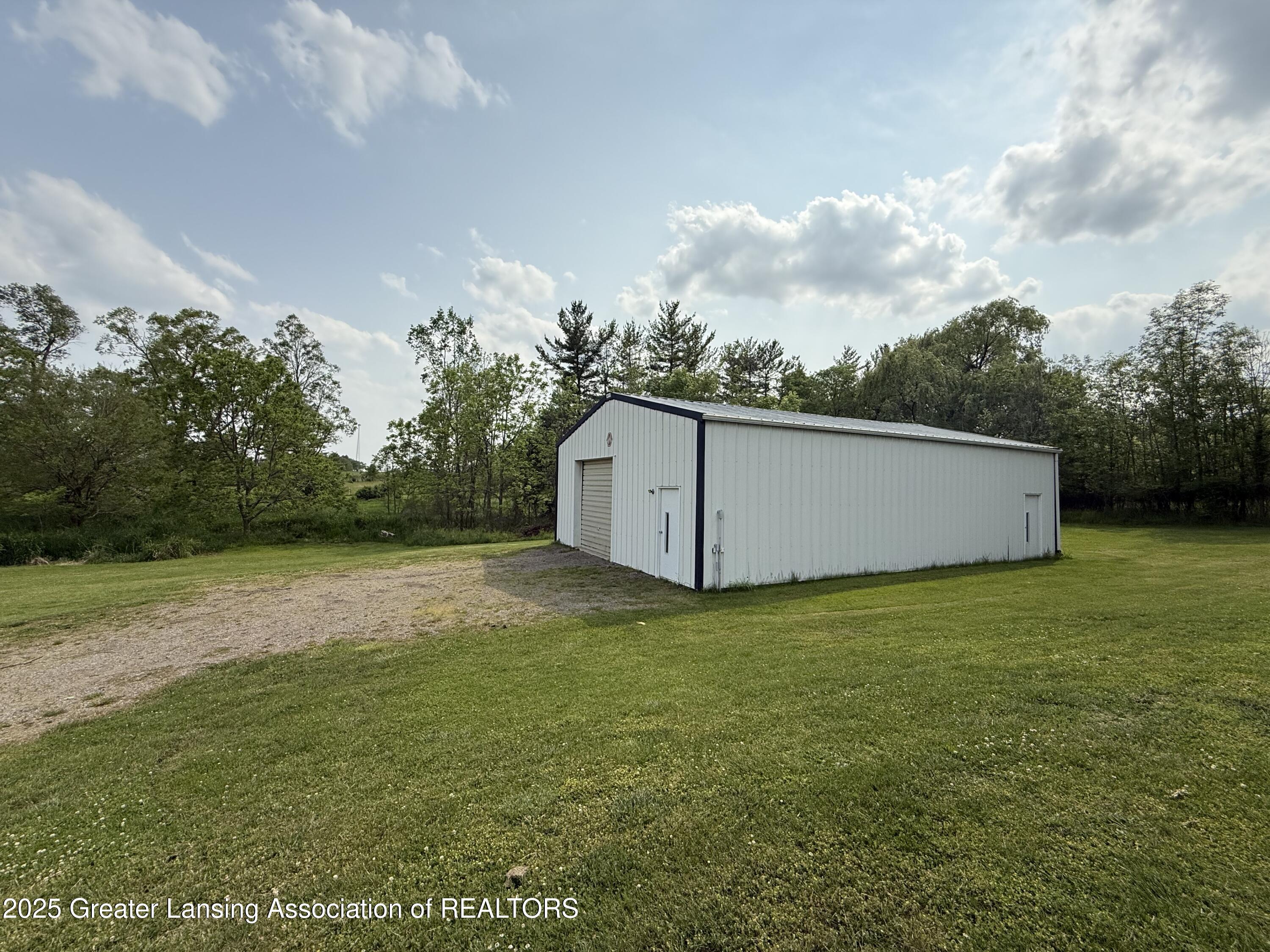 9216 South Grove Road Dewitt, MI 48820 - Photo 4 of 39 pole barn