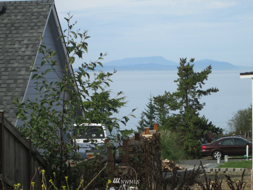 2412 Williams Road Oak Harbor, WA 98277 - Photo 3 of 13 Gallery Image 3