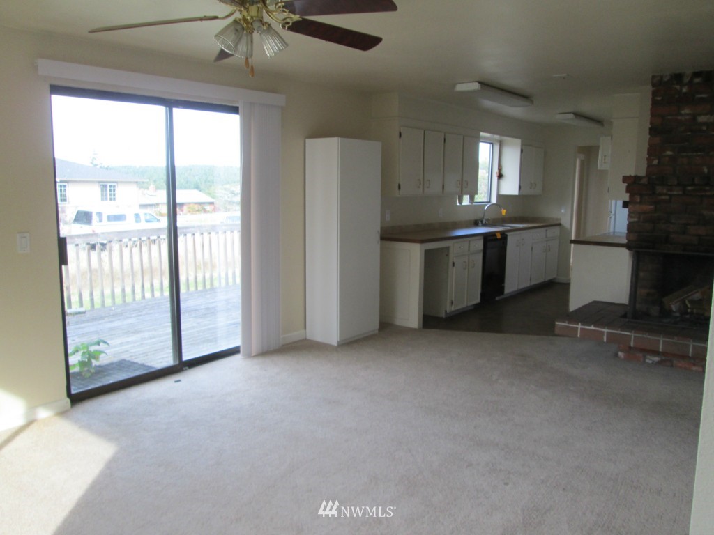 2412 Williams Road Oak Harbor, WA 98277 - Photo 9 of 13 Gallery Image 9