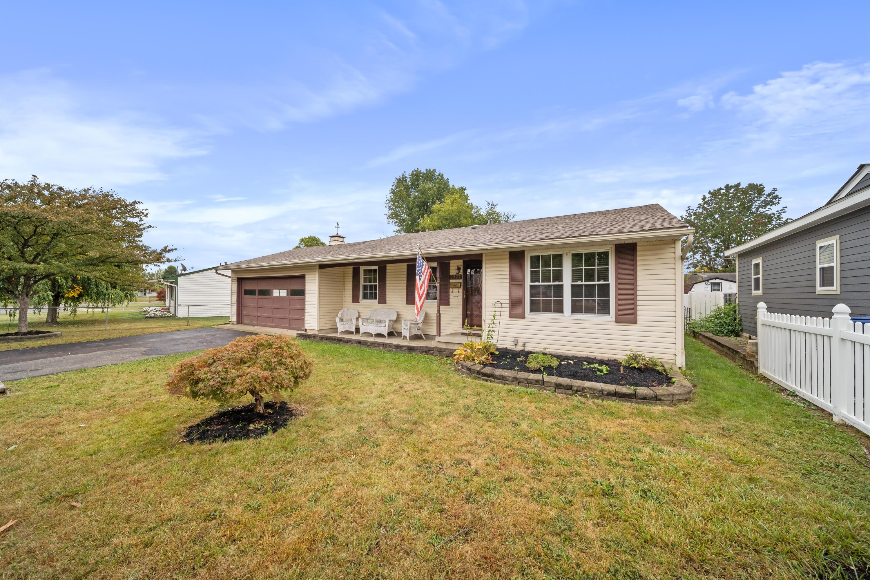 3777 Adell Road Columbus, OH 43228 - Photo 3 of 28 DSC01378