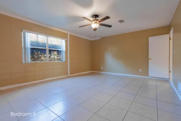 $2,295 | 3515 Northwest 8th Avenue, Gainesville, FL 32605