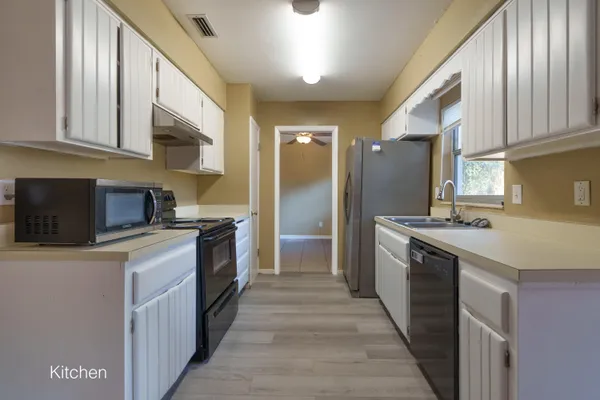 $2,295 | 3515 Northwest 8th Avenue, Gainesville, FL 32605