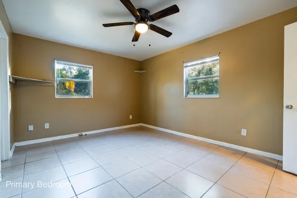 $2,295 | 3515 Northwest 8th Avenue, Gainesville, FL 32605