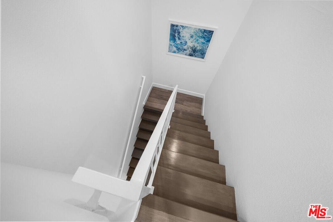 629 Traction Avenue, Unit 233 Los Angeles, CA 90013 - Photo 27 of 41 a view of entryway